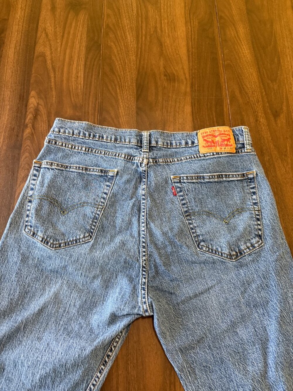 Levi Mens Jeans Medium Wash Blue 36x30 - Picture 5 of 15